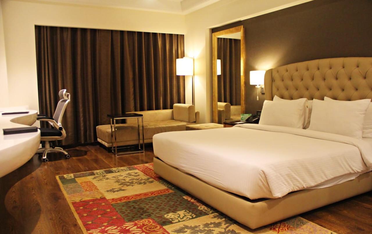 Golden Galaxy Hotels & Resorts 法里达巴德 外观 照片