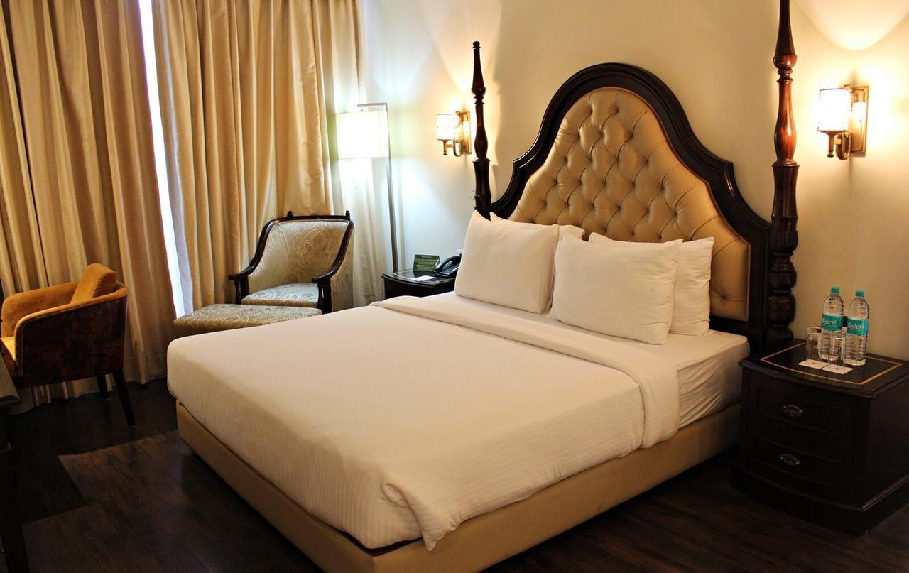 Golden Galaxy Hotels & Resorts 法里达巴德 外观 照片